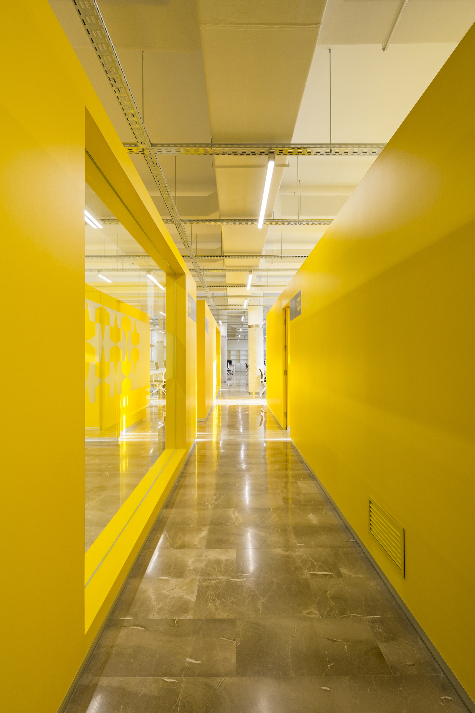 Pasillo biblioteca biosanitaria