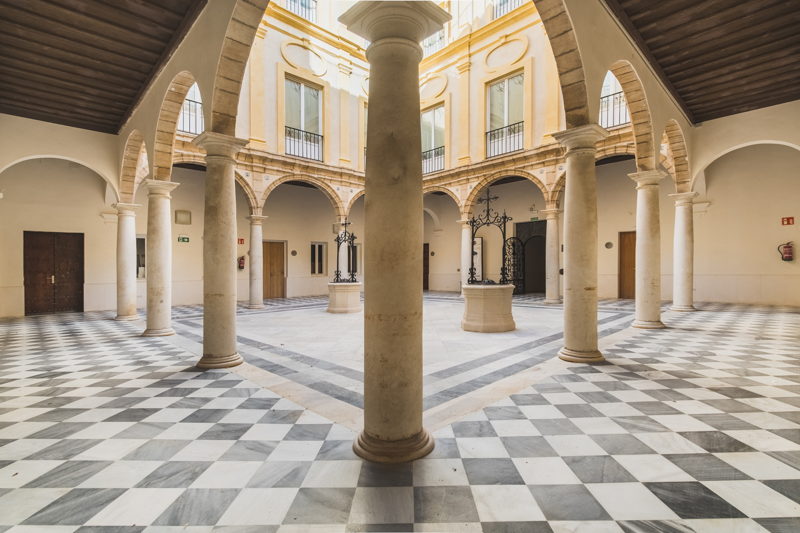 Patio del Centro Cultural Reina Sofía de Cádiz