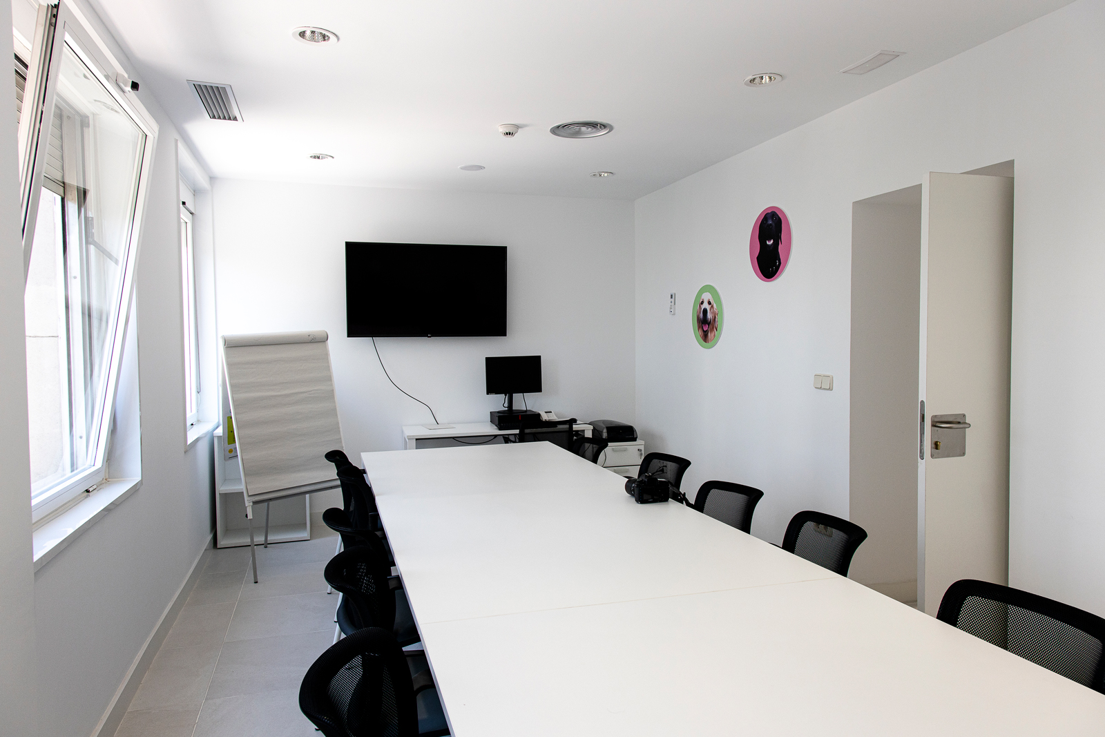 Sala de reuniones del ala San Vicente del Hospital Universitario Niño Jesús de Madrid