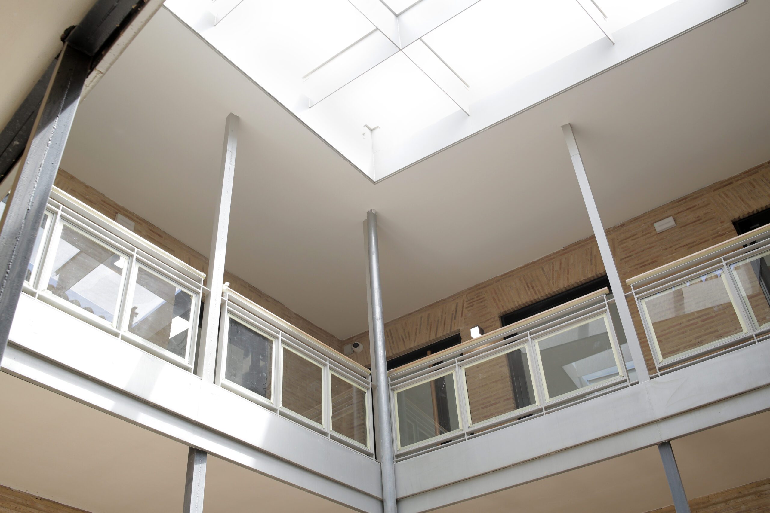 Galeria del patio del Instituto Valenciano de la Juventud