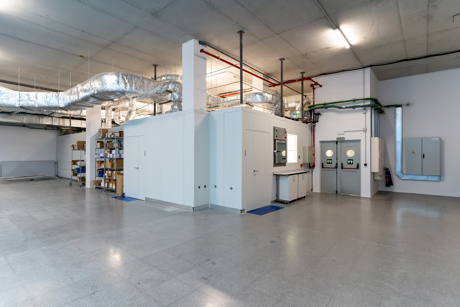 Interior de las Salas Blancas del PTS de Granada