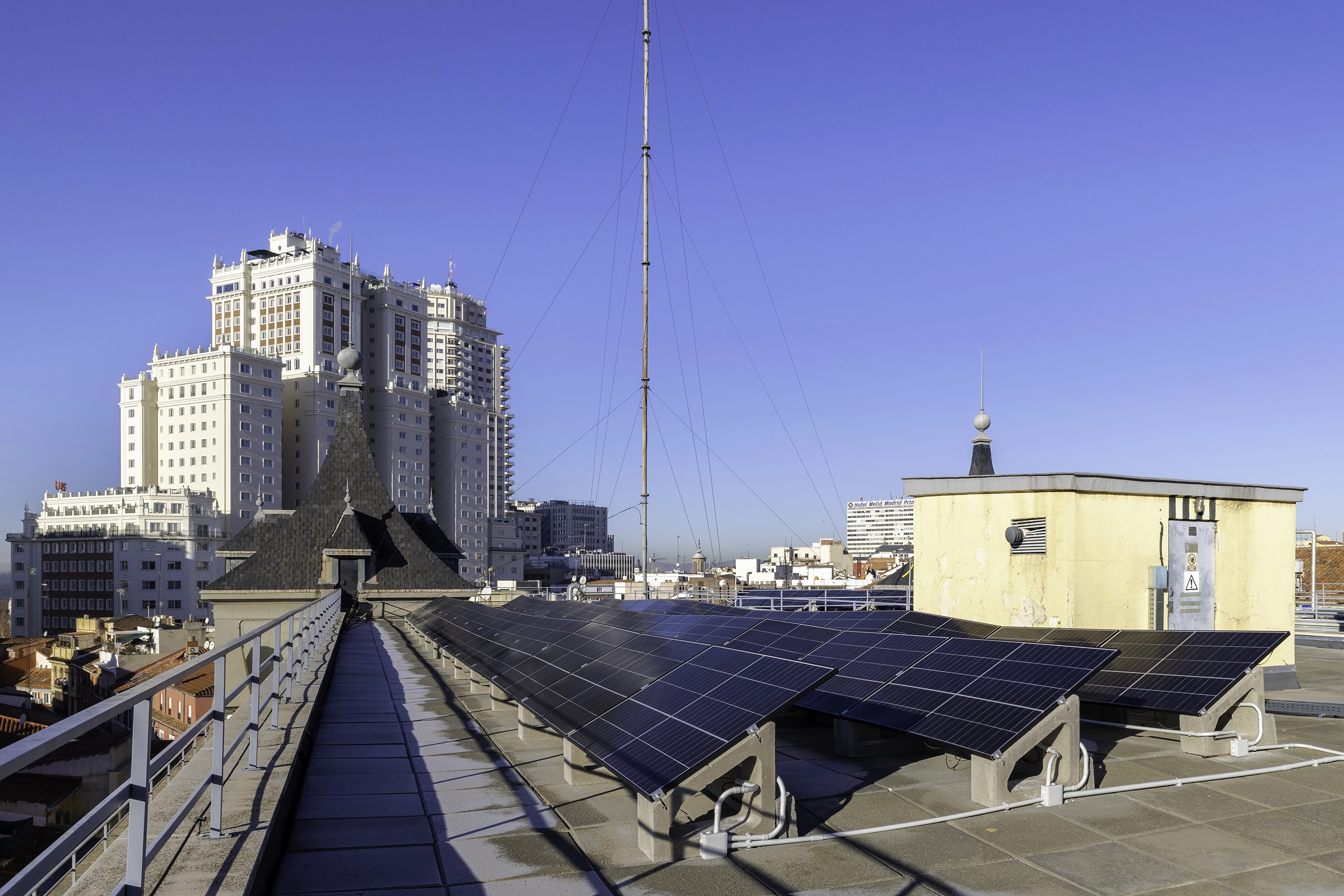 Mejora de la sede del Ministerio de Justicia de la instalación solar fotovoltaica e infraestructura de recarga de vehículos eléctricos.