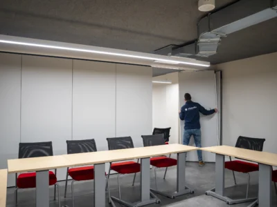 Sala realizada por Vivendio para el edificio de ISDEFE en Madrid