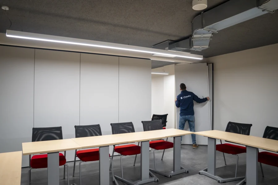 Sala realizada por Vivendio para el edificio de ISDEFE en Madrid