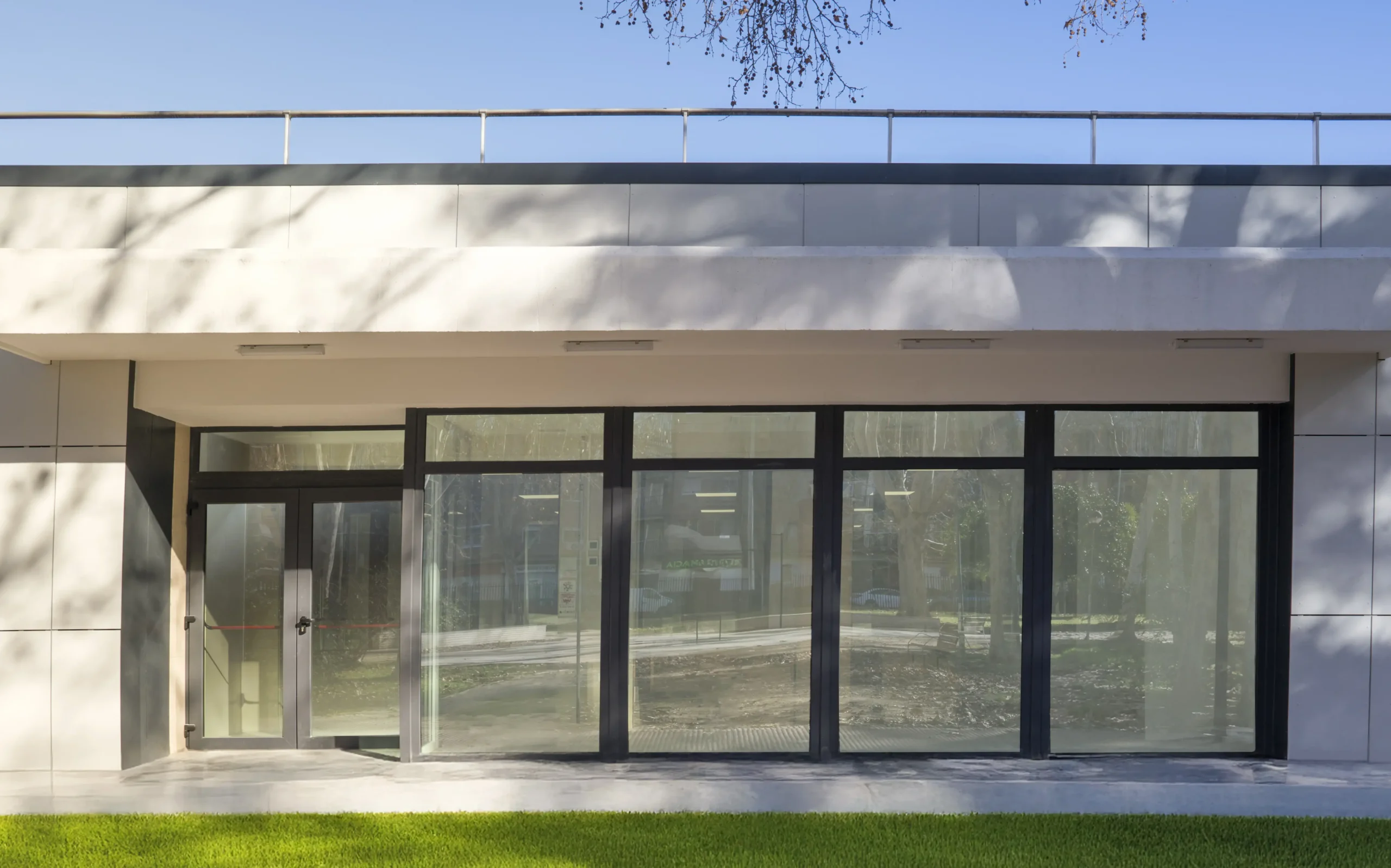 fachada casa de la juventud alcala de henares